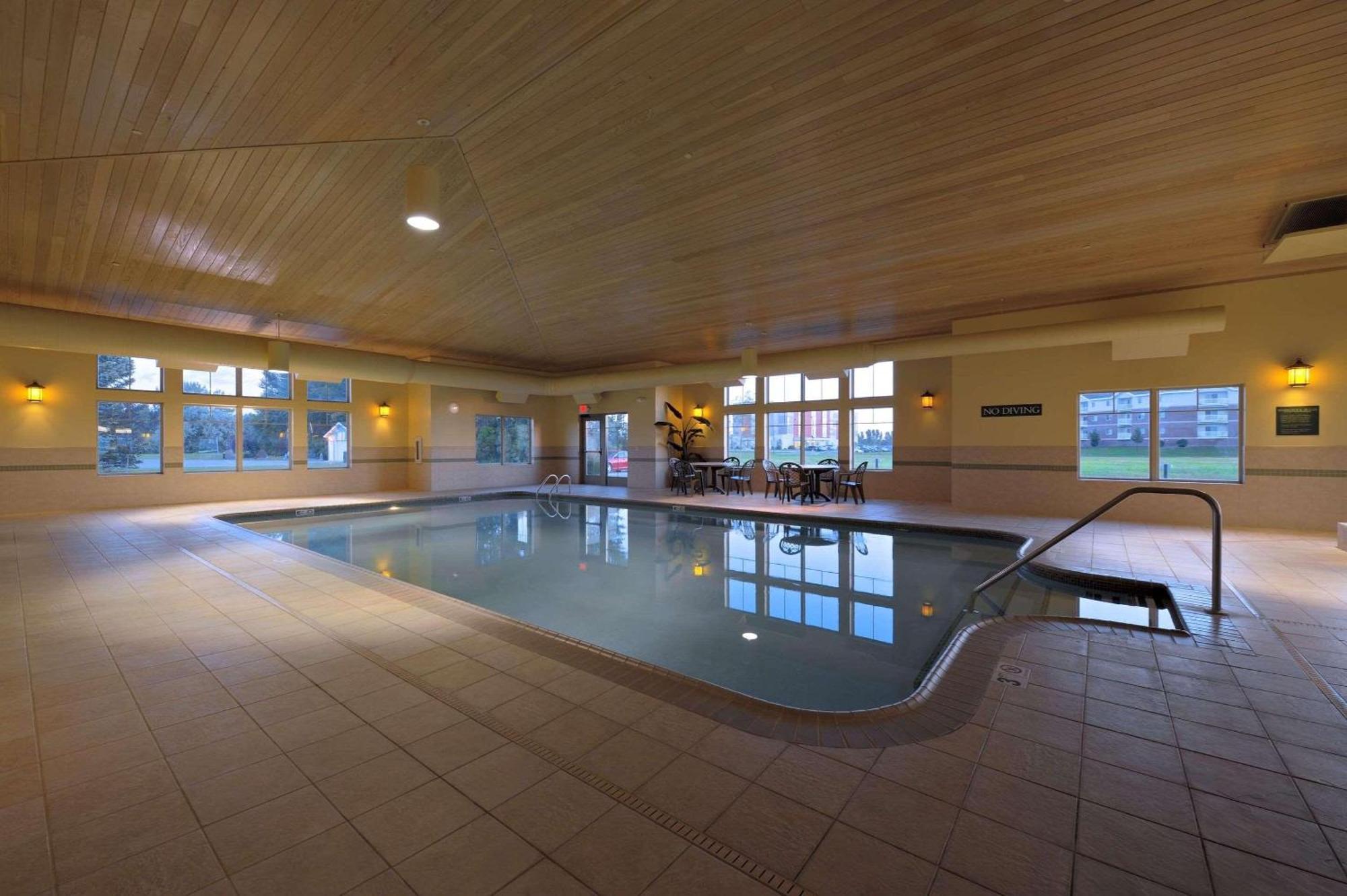 Country Inn & Suites By Radisson, Grand Forks, Nd Zařízení fotografie